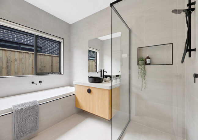 Charleston 311 Bathroom 