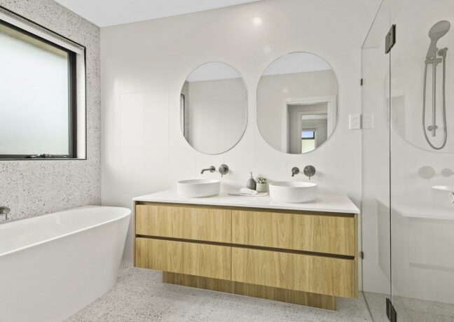 Mentone 334 Bathroom 