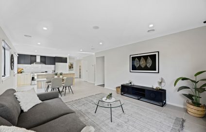 Lot 1208 Theatre Circuit, Clyde North