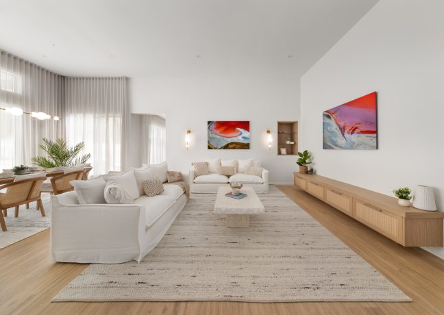 Holland 457 Family Living