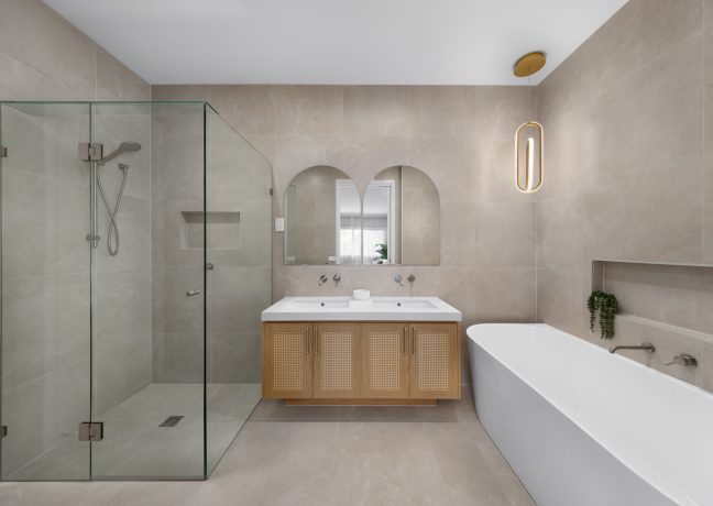 Holland 457 Bathroom